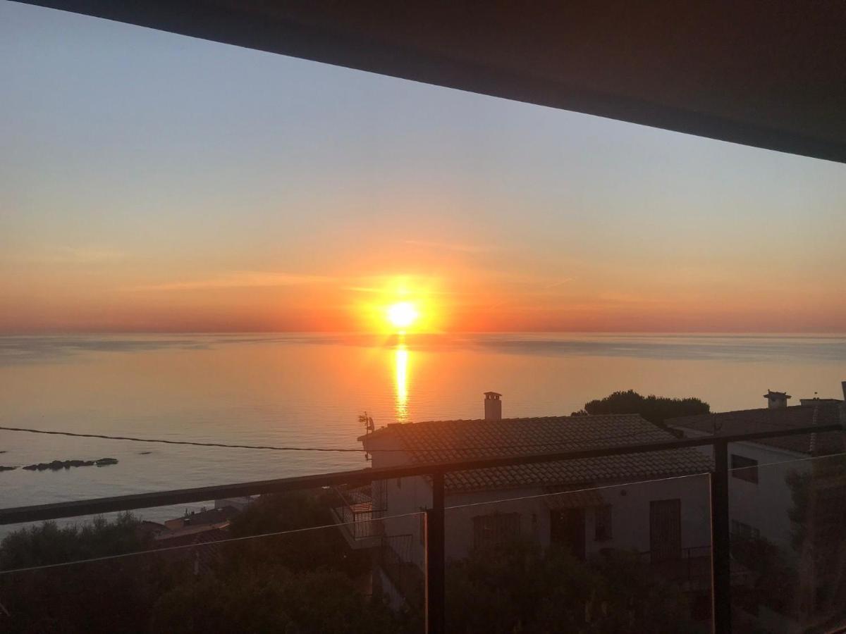 Apartment Sea View Llanca Ngoại thất bức ảnh