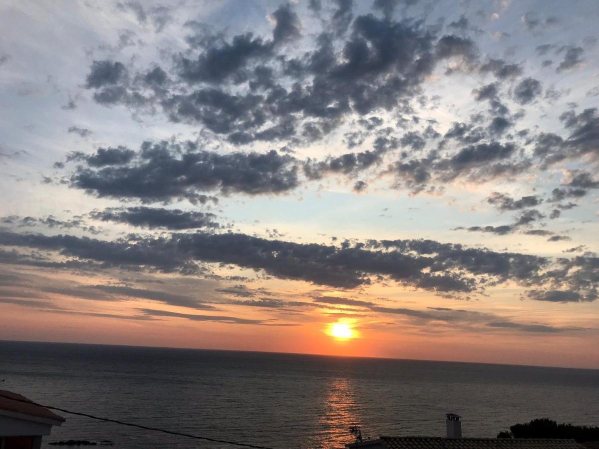 Apartment Sea View Llanca Ngoại thất bức ảnh